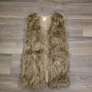 Hippie Rose Faux Fur Vest Womens Medium Tan Casual Sweater Vest